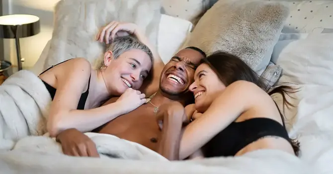 Am I Polyamorous? Signs Polyamory May Align with You image