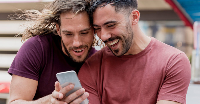 How to Navigate LGBTQIA+ Online Dating image